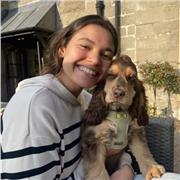 Estudiante de educación primaria en ultimado año con matrícula de honor en 7 asignaturas. Me encanta pasar tiempo con niños